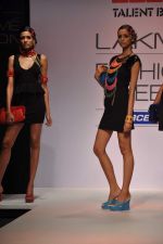 Model walk the ramp for Sannam Chopra Talent Box show at Lakme Fashion Week Day 2 on 4th Aug 2012 (39).JPG